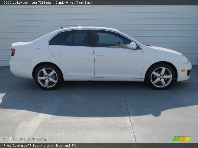 Candy White / Titan Black 2010 Volkswagen Jetta TDI Sedan