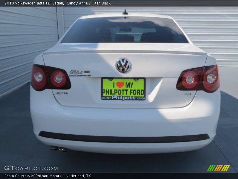 Candy White / Titan Black 2010 Volkswagen Jetta TDI Sedan