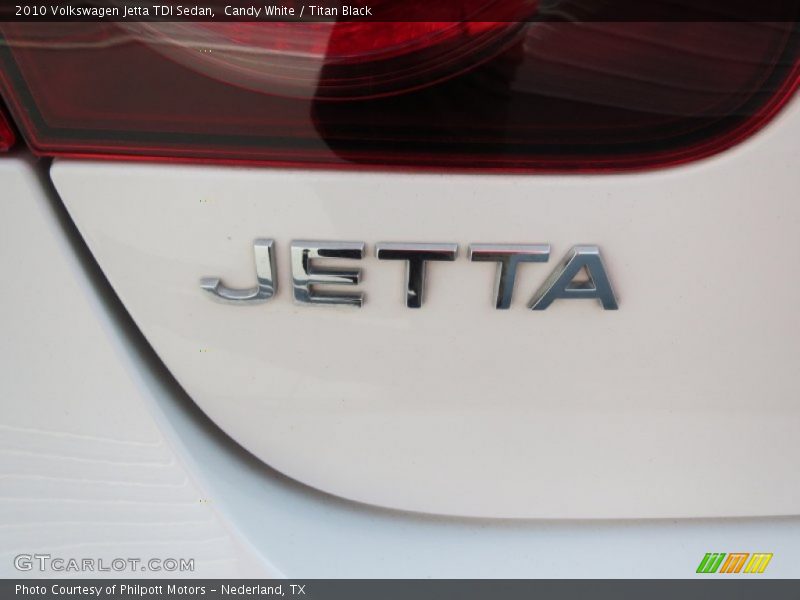 Candy White / Titan Black 2010 Volkswagen Jetta TDI Sedan