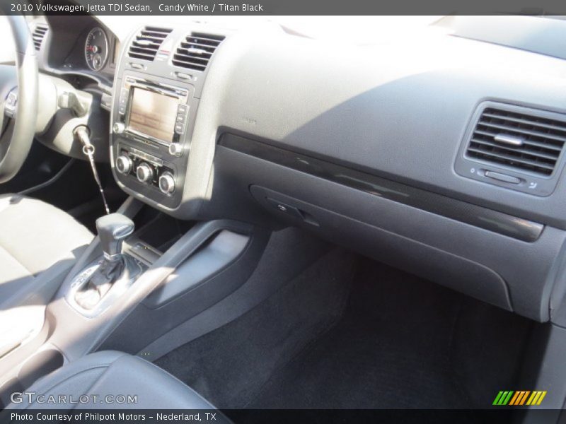 Candy White / Titan Black 2010 Volkswagen Jetta TDI Sedan