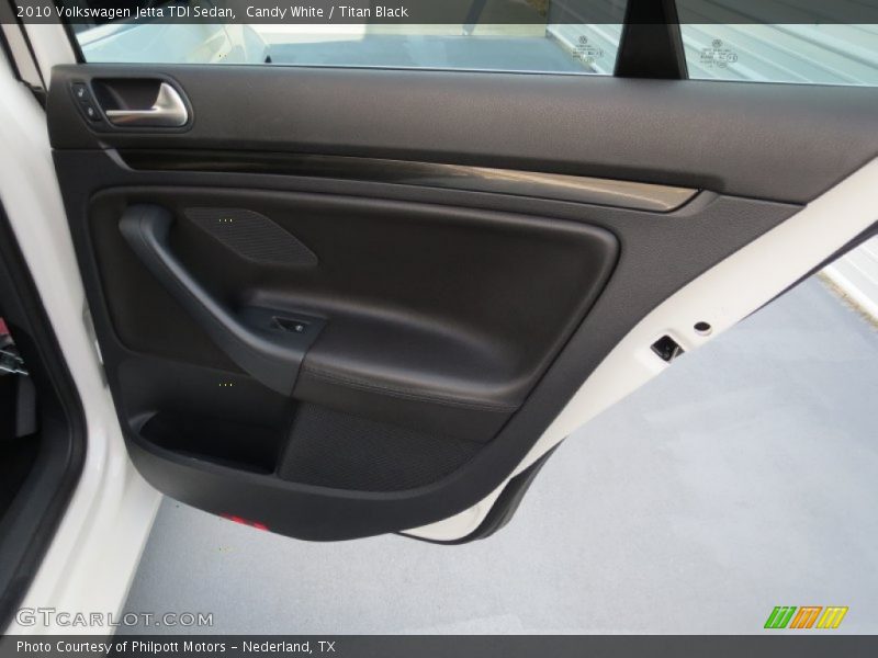 Candy White / Titan Black 2010 Volkswagen Jetta TDI Sedan