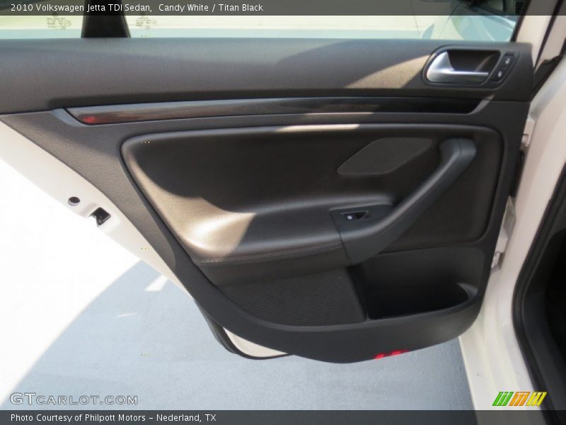 Candy White / Titan Black 2010 Volkswagen Jetta TDI Sedan