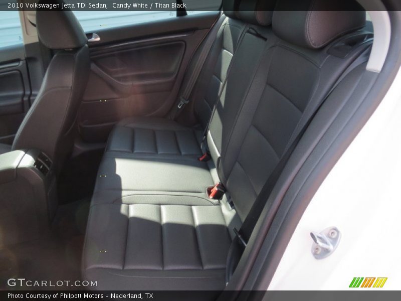 Candy White / Titan Black 2010 Volkswagen Jetta TDI Sedan