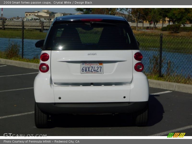 Crystal White / Design Black 2009 Smart fortwo passion coupe