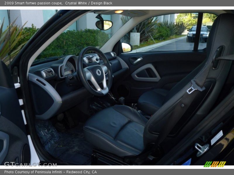 Crystal White / Design Black 2009 Smart fortwo passion coupe