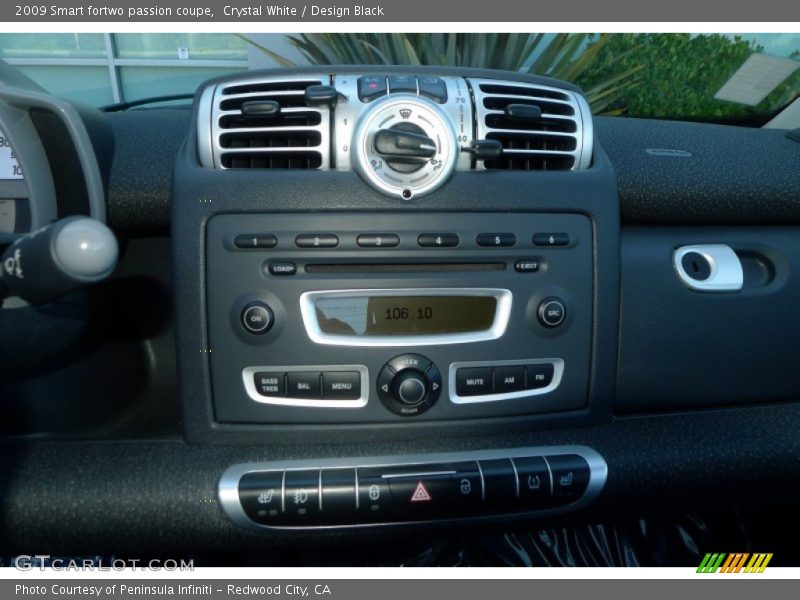 Crystal White / Design Black 2009 Smart fortwo passion coupe