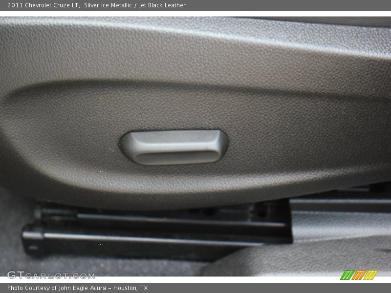 Silver Ice Metallic / Jet Black Leather 2011 Chevrolet Cruze LT