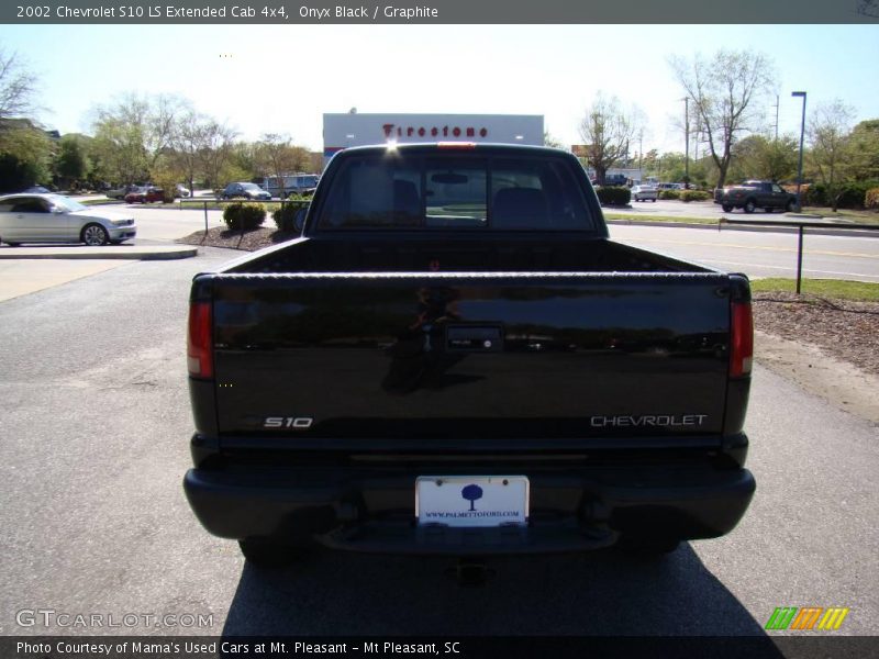 Onyx Black / Graphite 2002 Chevrolet S10 LS Extended Cab 4x4