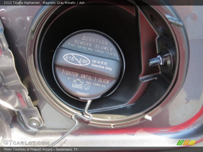 Magnetic Gray Metallic / Ash 2013 Toyota Highlander
