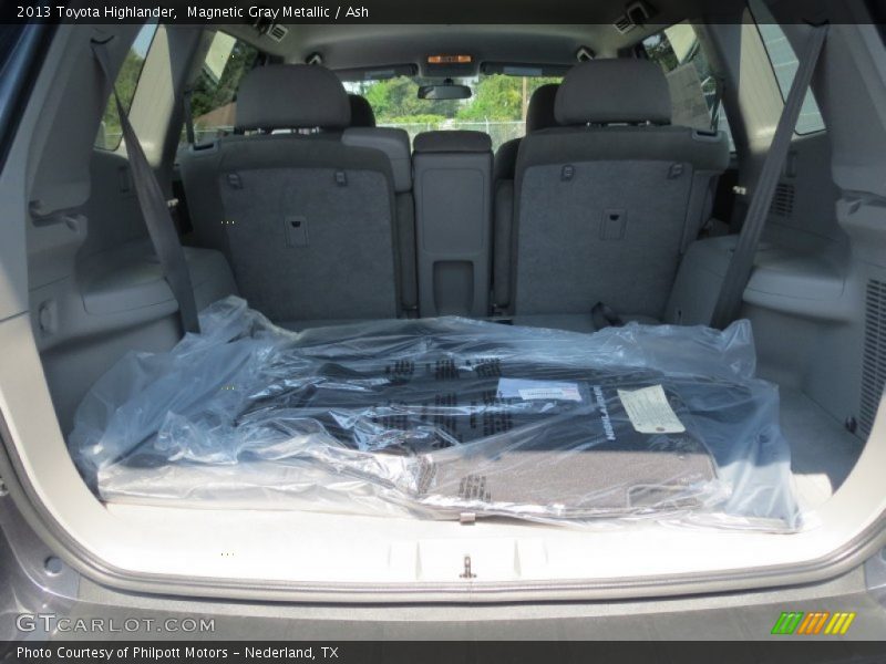 Magnetic Gray Metallic / Ash 2013 Toyota Highlander