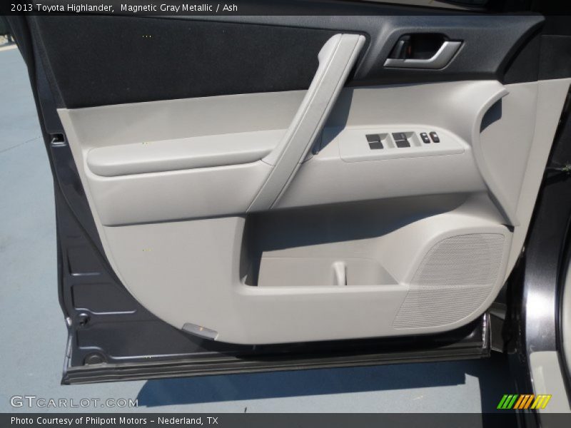 Magnetic Gray Metallic / Ash 2013 Toyota Highlander
