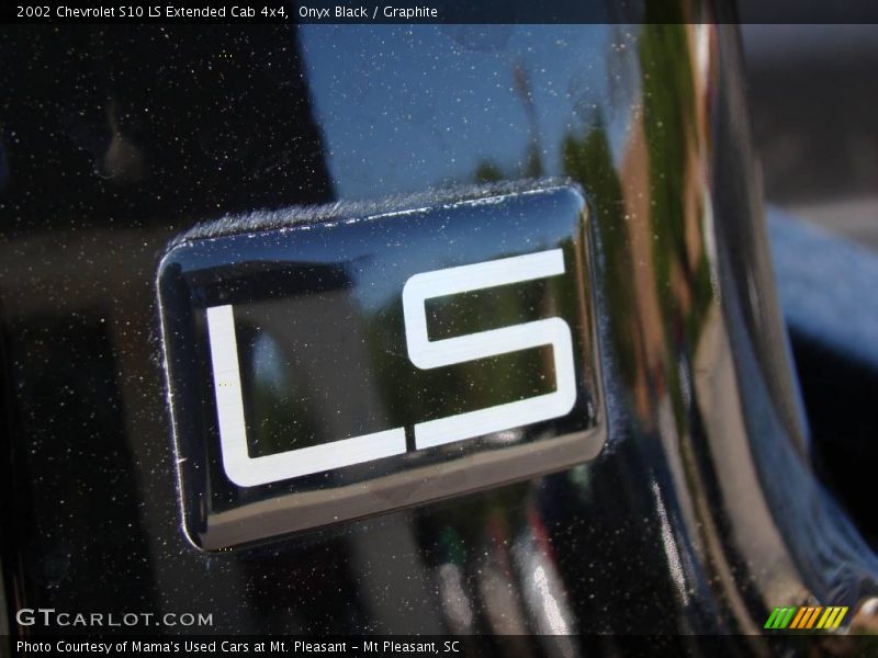 Onyx Black / Graphite 2002 Chevrolet S10 LS Extended Cab 4x4
