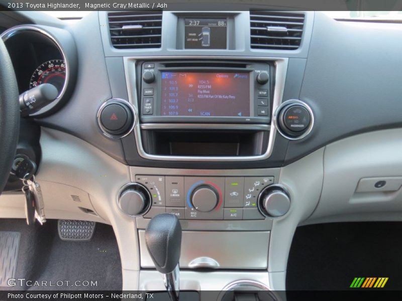 Magnetic Gray Metallic / Ash 2013 Toyota Highlander