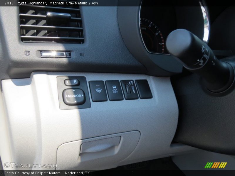 Magnetic Gray Metallic / Ash 2013 Toyota Highlander