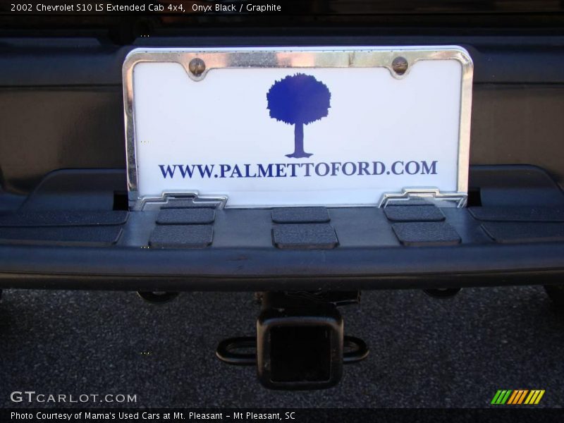 Onyx Black / Graphite 2002 Chevrolet S10 LS Extended Cab 4x4