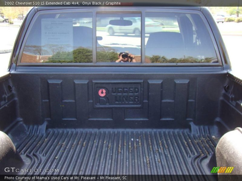 Onyx Black / Graphite 2002 Chevrolet S10 LS Extended Cab 4x4