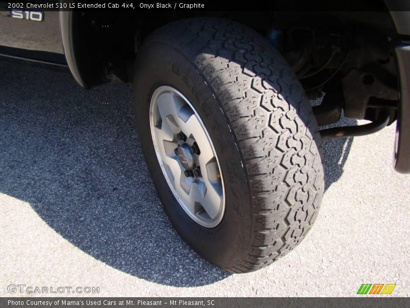 Onyx Black / Graphite 2002 Chevrolet S10 LS Extended Cab 4x4