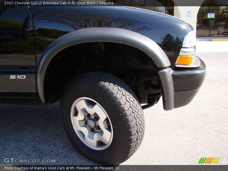 Onyx Black / Graphite 2002 Chevrolet S10 LS Extended Cab 4x4