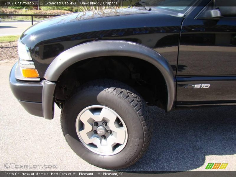 Onyx Black / Graphite 2002 Chevrolet S10 LS Extended Cab 4x4