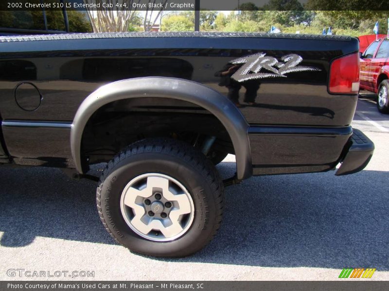 Onyx Black / Graphite 2002 Chevrolet S10 LS Extended Cab 4x4