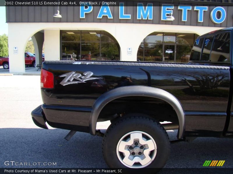 Onyx Black / Graphite 2002 Chevrolet S10 LS Extended Cab 4x4