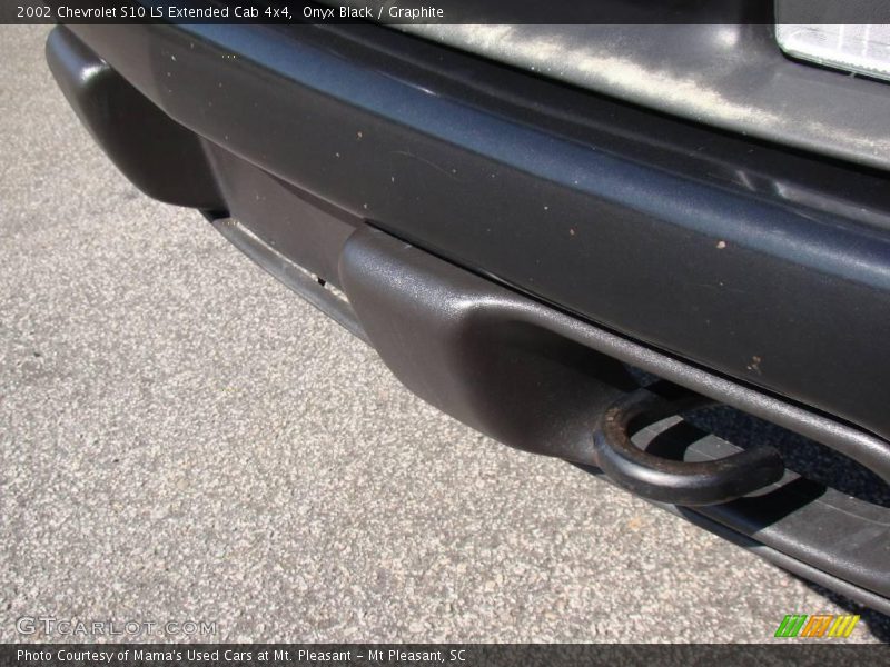 Onyx Black / Graphite 2002 Chevrolet S10 LS Extended Cab 4x4
