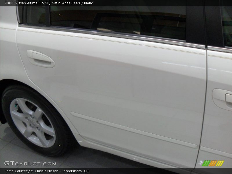 Satin White Pearl / Blond 2006 Nissan Altima 3.5 SL