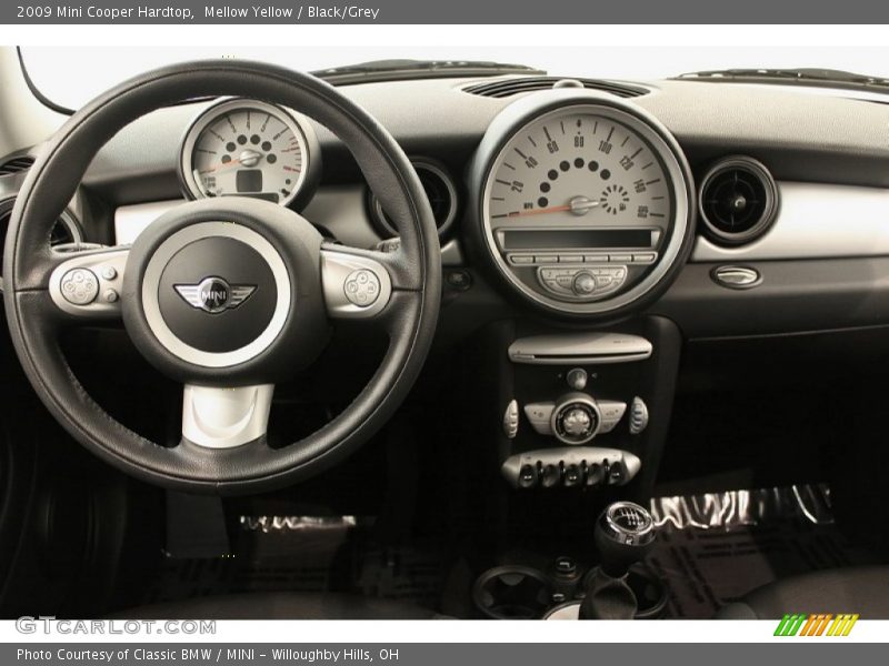 Dashboard of 2009 Cooper Hardtop
