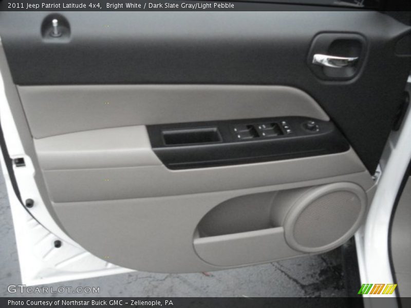 Bright White / Dark Slate Gray/Light Pebble 2011 Jeep Patriot Latitude 4x4