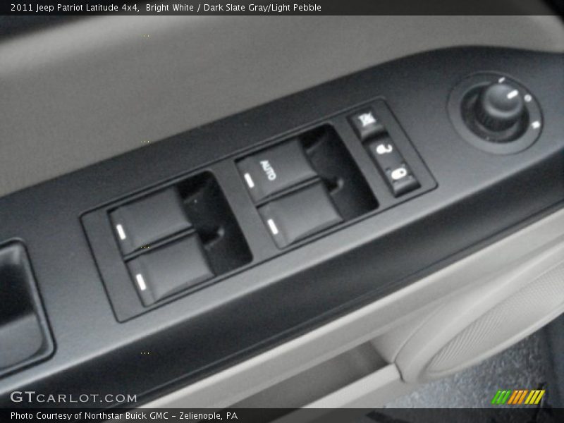 Bright White / Dark Slate Gray/Light Pebble 2011 Jeep Patriot Latitude 4x4