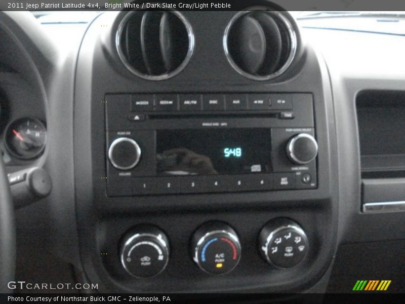 Bright White / Dark Slate Gray/Light Pebble 2011 Jeep Patriot Latitude 4x4