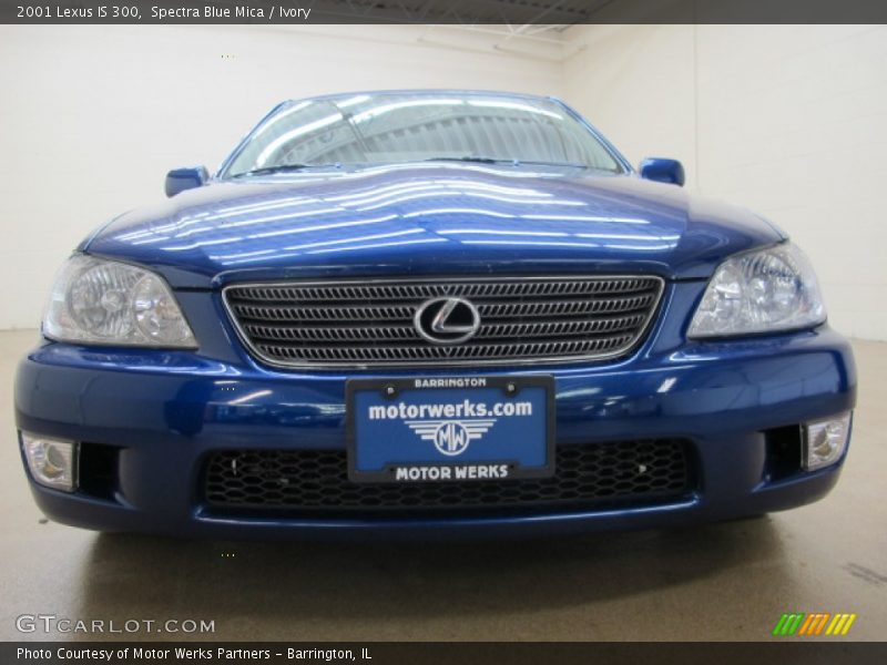 Spectra Blue Mica / Ivory 2001 Lexus IS 300