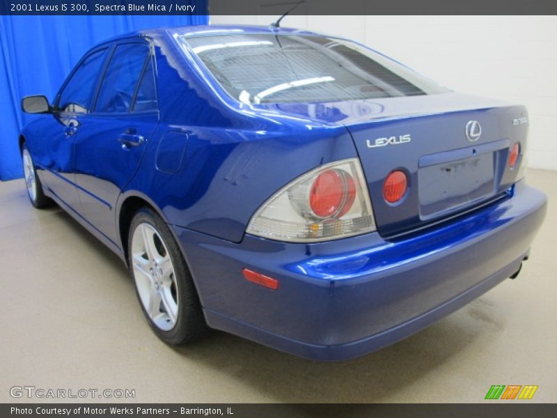 Spectra Blue Mica / Ivory 2001 Lexus IS 300