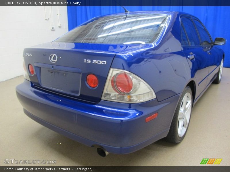Spectra Blue Mica / Ivory 2001 Lexus IS 300