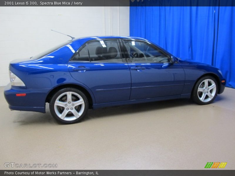 Spectra Blue Mica / Ivory 2001 Lexus IS 300