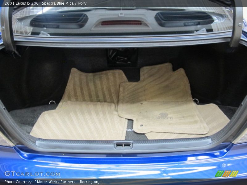 Spectra Blue Mica / Ivory 2001 Lexus IS 300