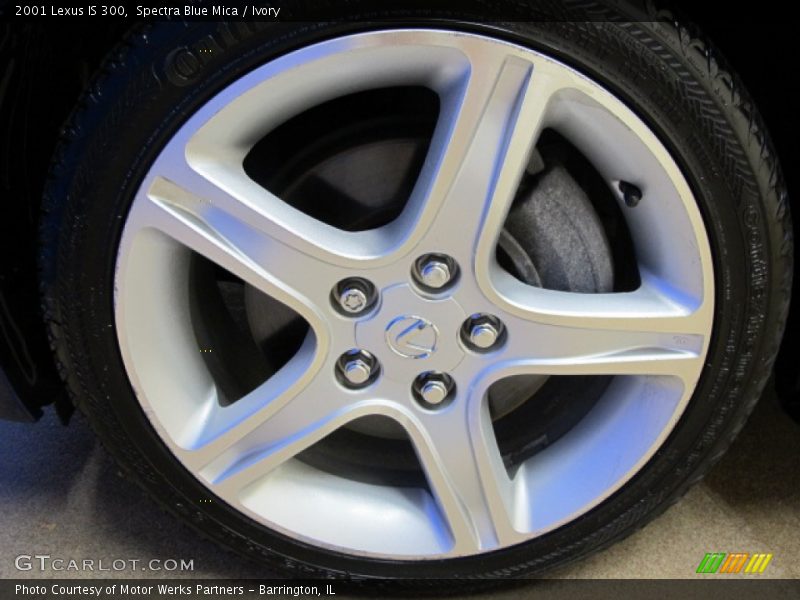 Spectra Blue Mica / Ivory 2001 Lexus IS 300