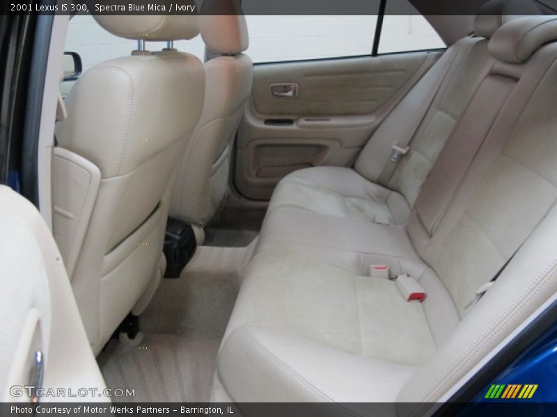 Spectra Blue Mica / Ivory 2001 Lexus IS 300