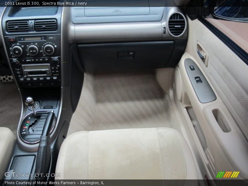 Spectra Blue Mica / Ivory 2001 Lexus IS 300