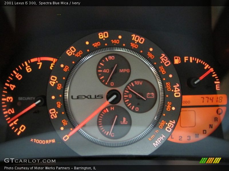 Spectra Blue Mica / Ivory 2001 Lexus IS 300