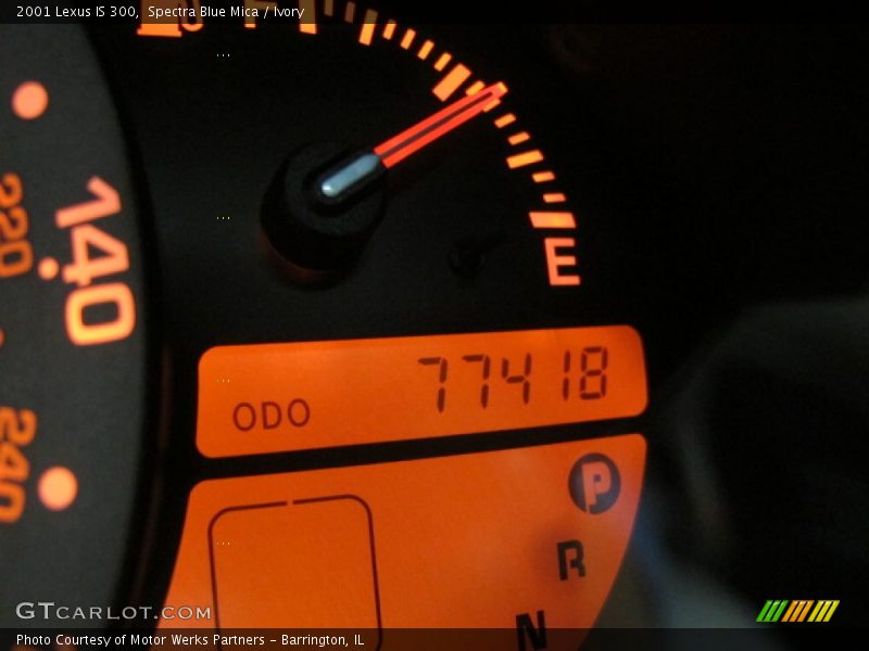 Spectra Blue Mica / Ivory 2001 Lexus IS 300