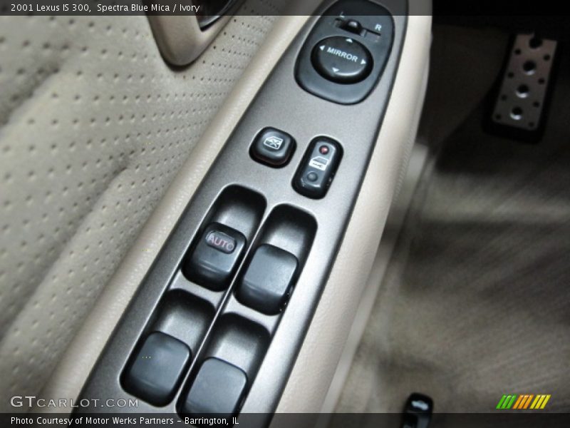 Spectra Blue Mica / Ivory 2001 Lexus IS 300