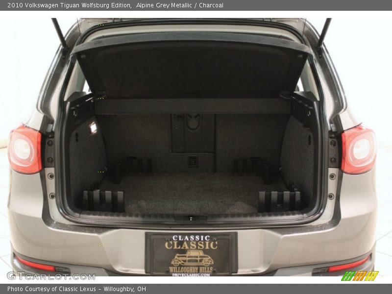 Alpine Grey Metallic / Charcoal 2010 Volkswagen Tiguan Wolfsburg Edition
