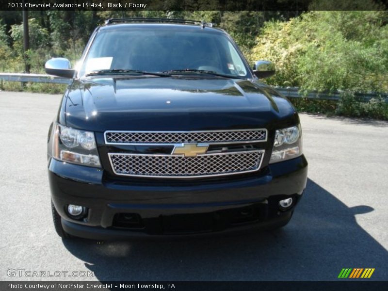 Black / Ebony 2013 Chevrolet Avalanche LS 4x4