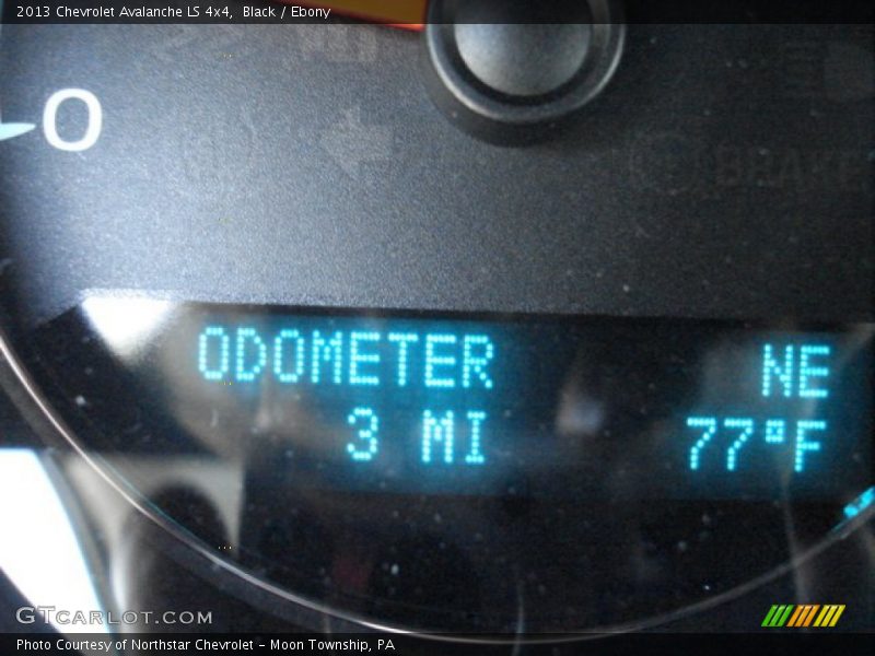 Black / Ebony 2013 Chevrolet Avalanche LS 4x4