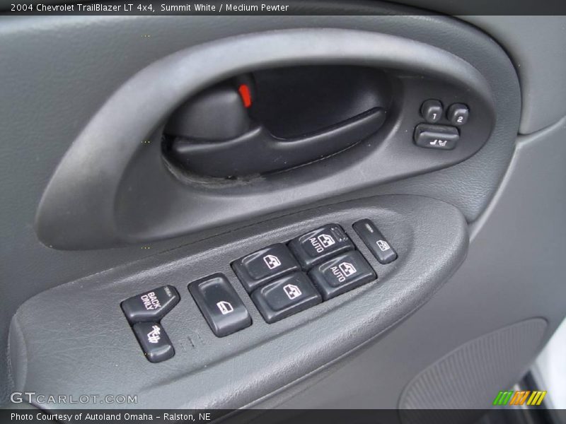 Summit White / Medium Pewter 2004 Chevrolet TrailBlazer LT 4x4