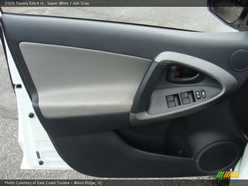 Super White / Ash Gray 2009 Toyota RAV4 I4