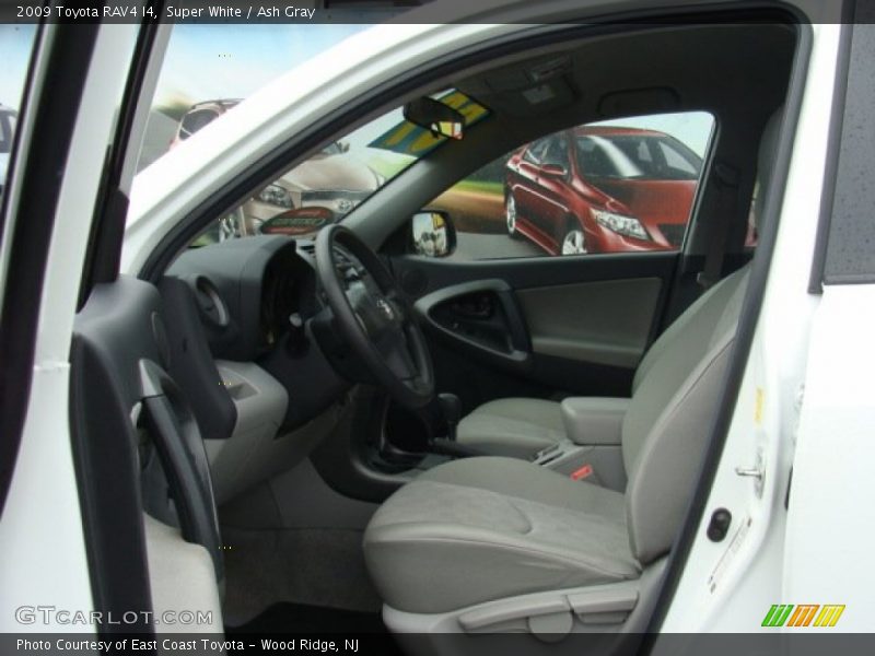 Super White / Ash Gray 2009 Toyota RAV4 I4