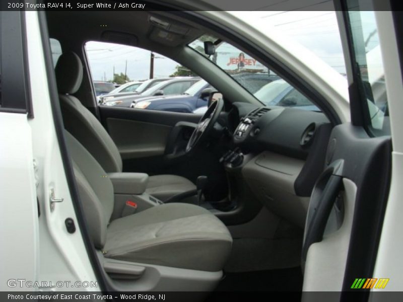 Super White / Ash Gray 2009 Toyota RAV4 I4