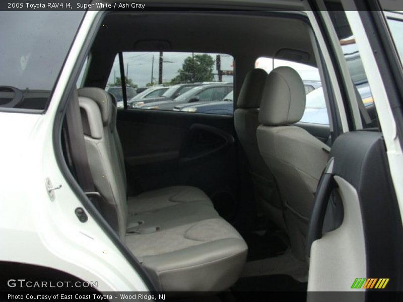 Super White / Ash Gray 2009 Toyota RAV4 I4